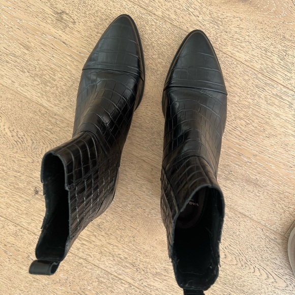 Vagabond Marja Black Croc-Patterned Ankle Booties - Picture 5 of 5
